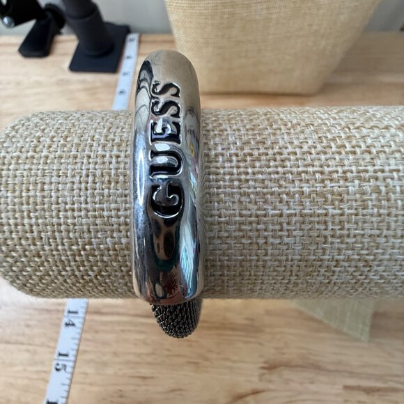 Guess Silver Mesh Bracelet With Logo Bar & Chain Clasp 7" Adjustable Length - Picture 2 of 8